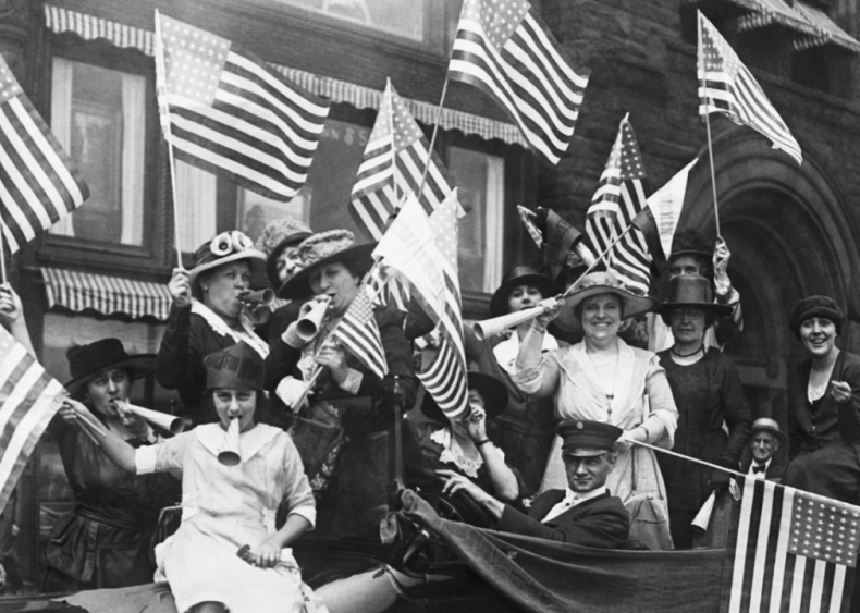 1920: Women win right to vote
