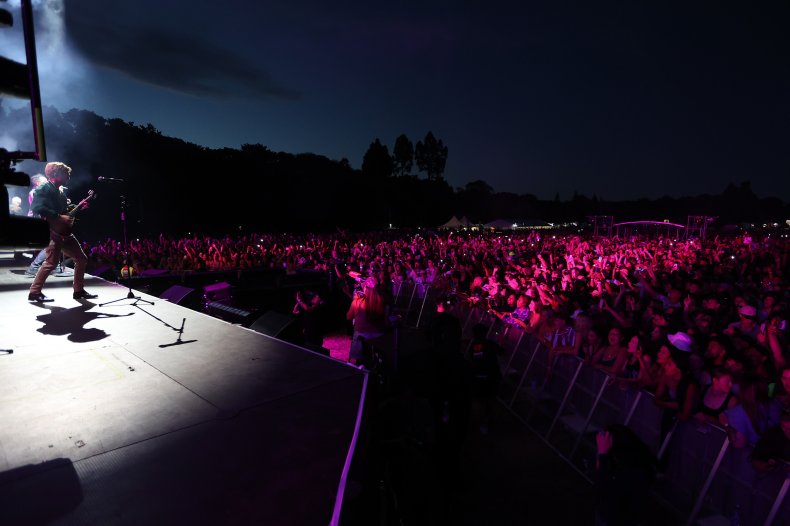 New Zealand COVID free concert Waitangi crowd