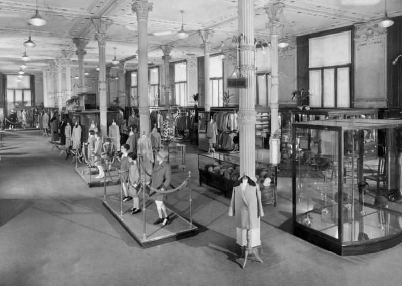 #8. Saleswomen (stores)