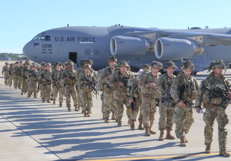 82nd Airborne paratroopers deploy North Carolina