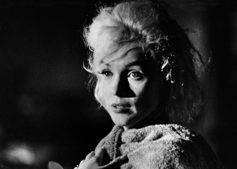 Marilyn Monroe dies