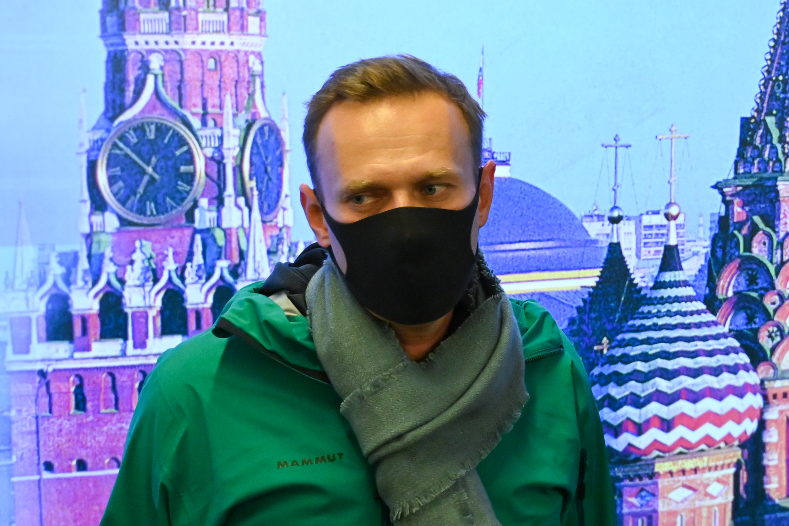 Alexei Navalny calls Vladimir Putin ‘underwear poisoner’ in a challenging speech at the Moscow court