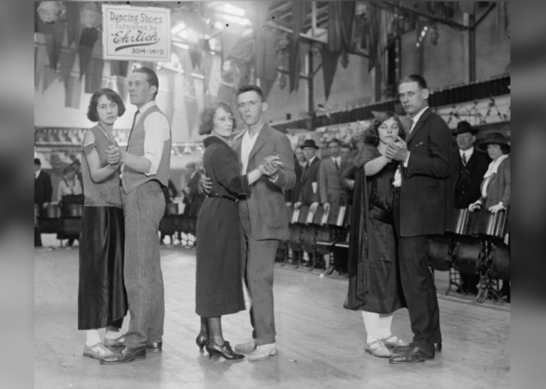 1923: Dance marathons