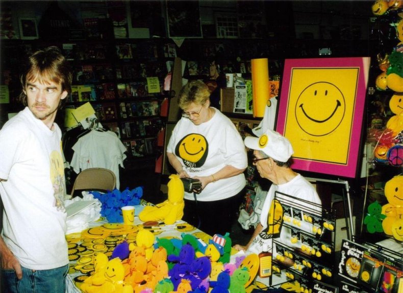1963: Smiley faces