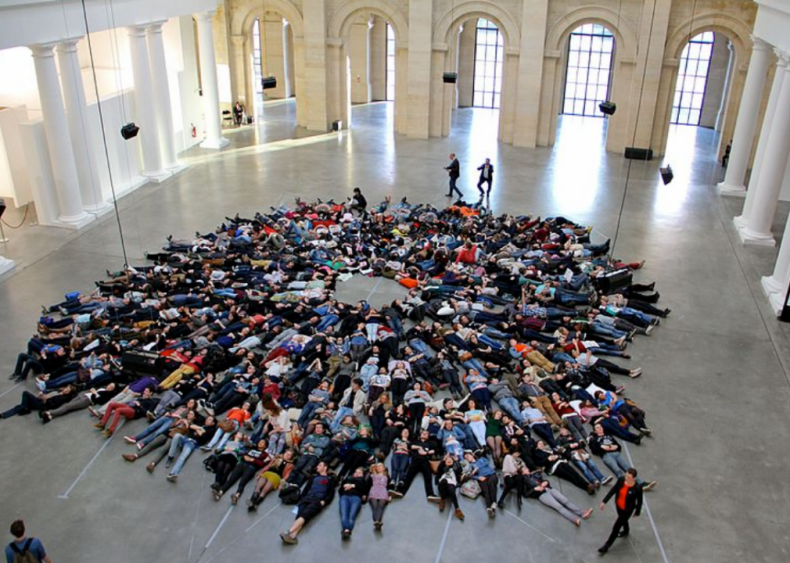 2003: Flash mobs