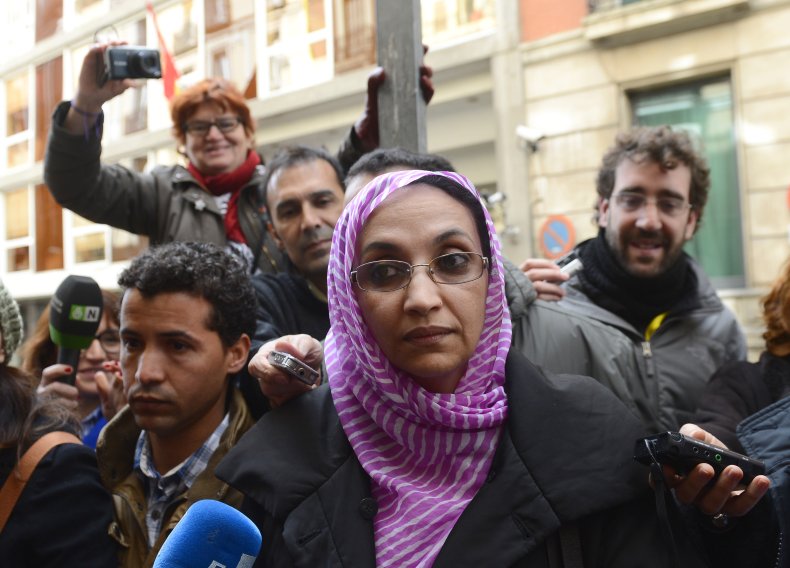 Aminatou Haidar leaves court in Spain