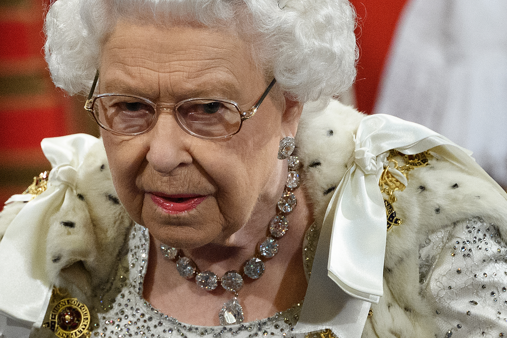 Queen die. Бриллиантовое ожерелье королевы Виктории. Катерина Королева Англии из Испании.