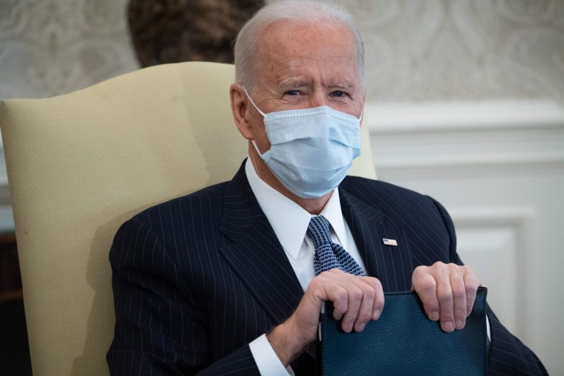 Biden wearing a face mask
