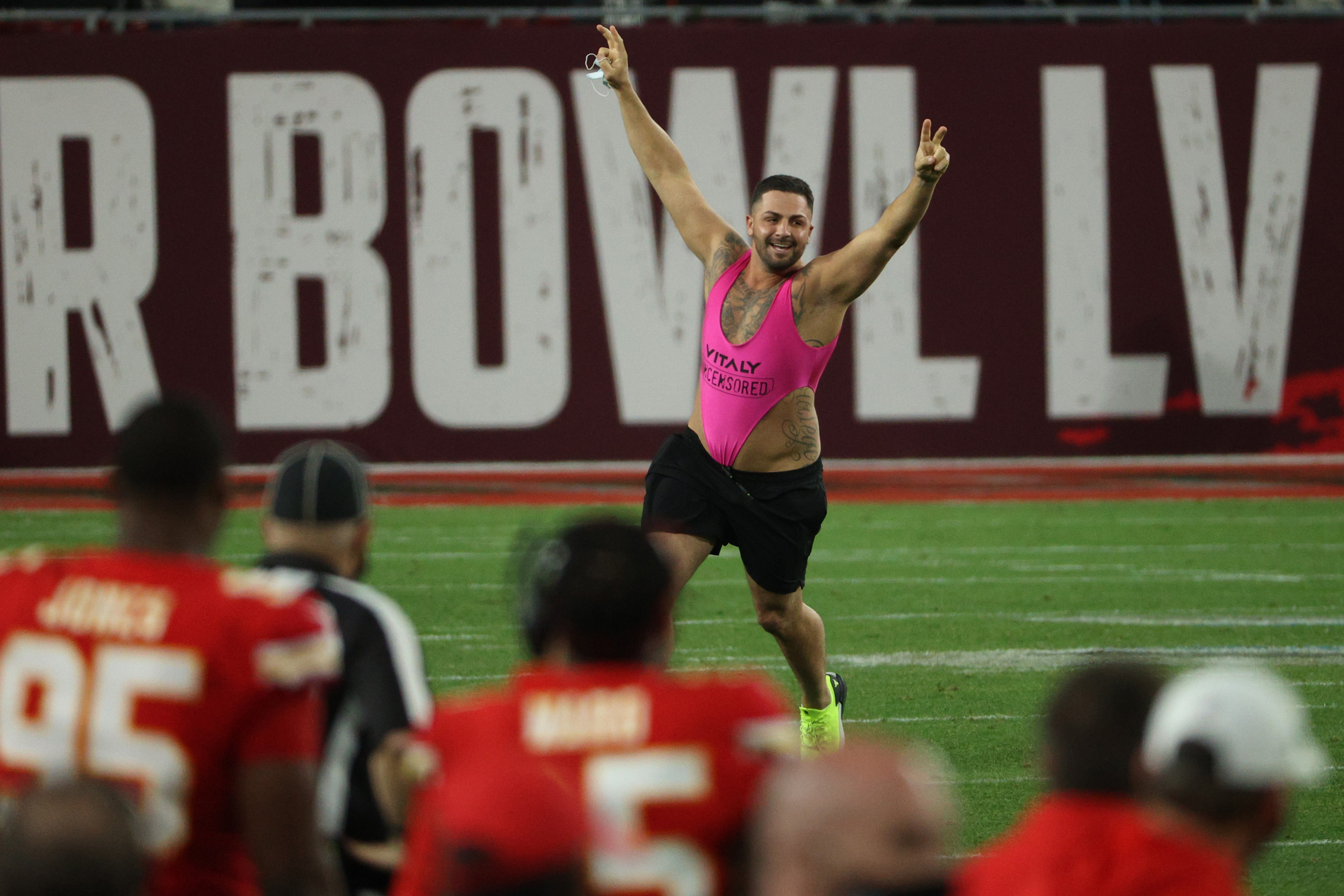 Someone stop that man': NFL commentator narrates streaker