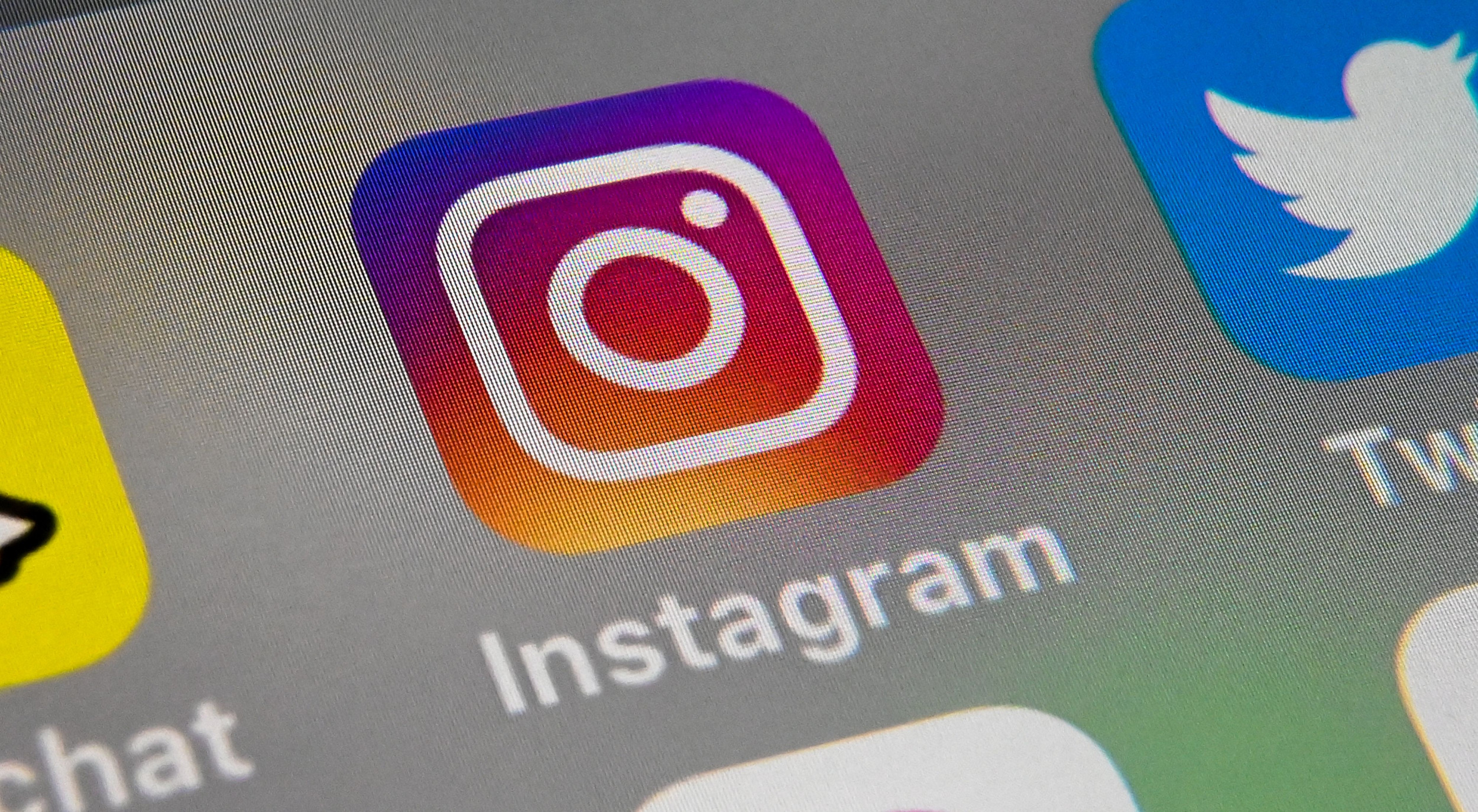 Woman Sprays Gorilla Glue Into Hair, Gains 530,000 Instagram Followers After Sharing Ordeal