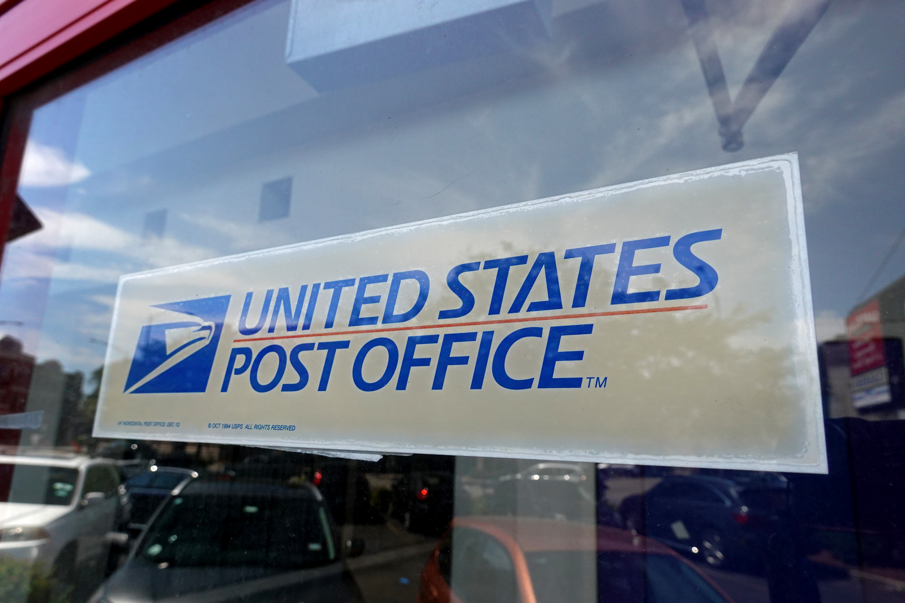 Is There Mail on Presidents Day? USPS, UPS, and FedEx Hours