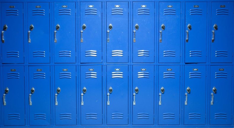 Public schools: 98,158
