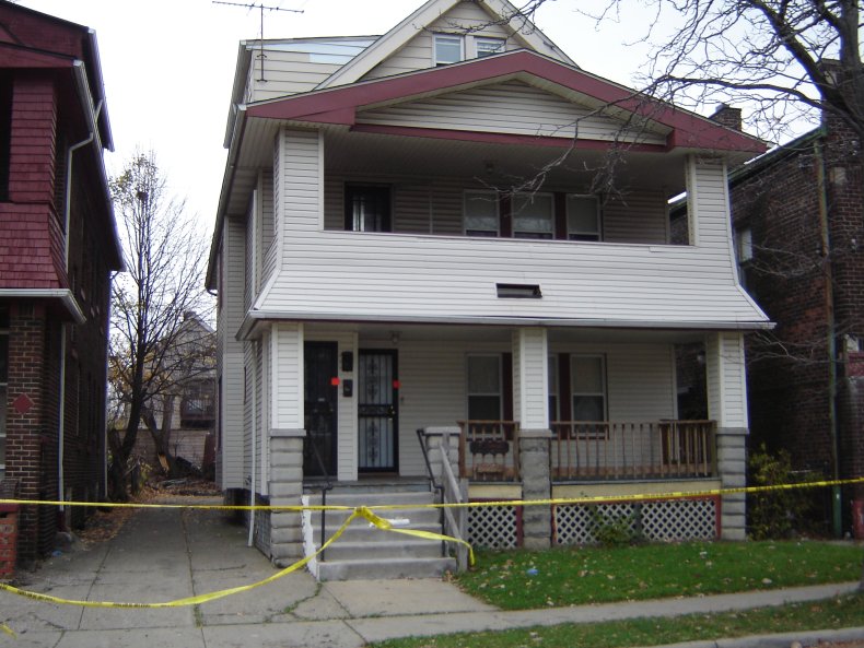 cleveland strangler anthony sowell dead bodies house