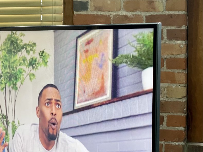 Vizio P Series Quantum P65Q9-H1 bezel