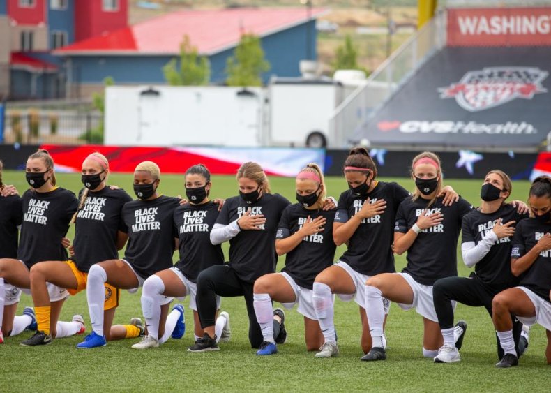Women’s club soccer kneels in the movement for Black lives