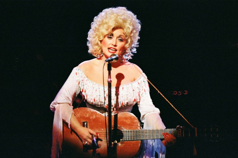 Dolly Parton Doesn't Want Statue in Tenneessee