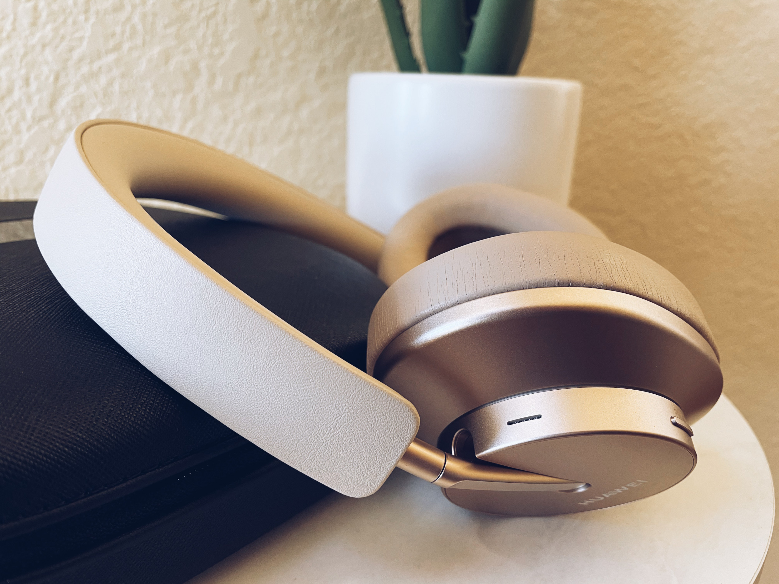 Huawei studio online headphones