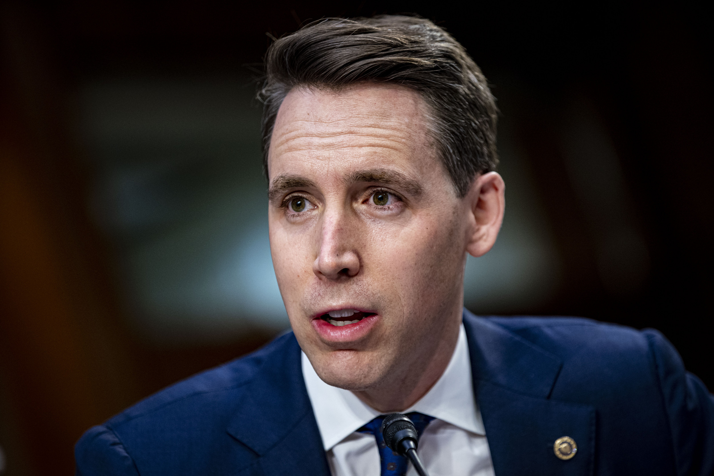 Josh Hawley's Masculinity Remarks Spark Wave of Memes, Jokes – Newsweek