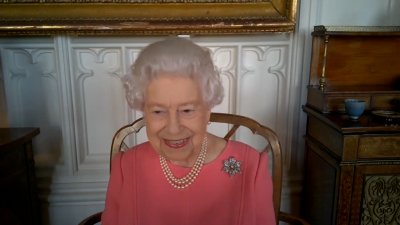 Queen Elizabeth II Describes Getting COVID Vaccine Queen Elizabeth II Describes Getting COVID Vaccine