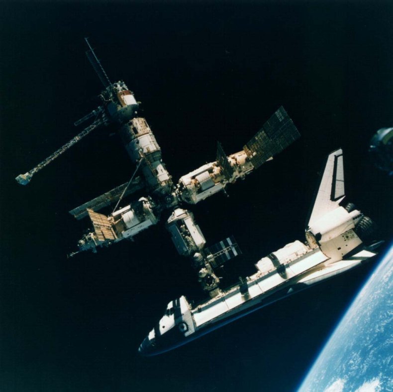 Atlantis and Mir