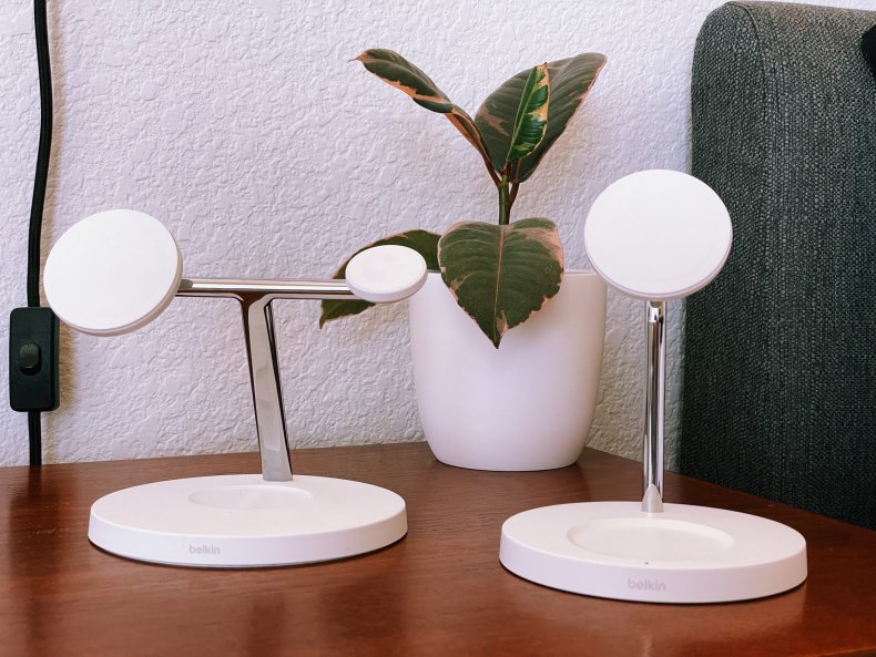 Belkin 2-in-1 Charger Stand with MagSafe