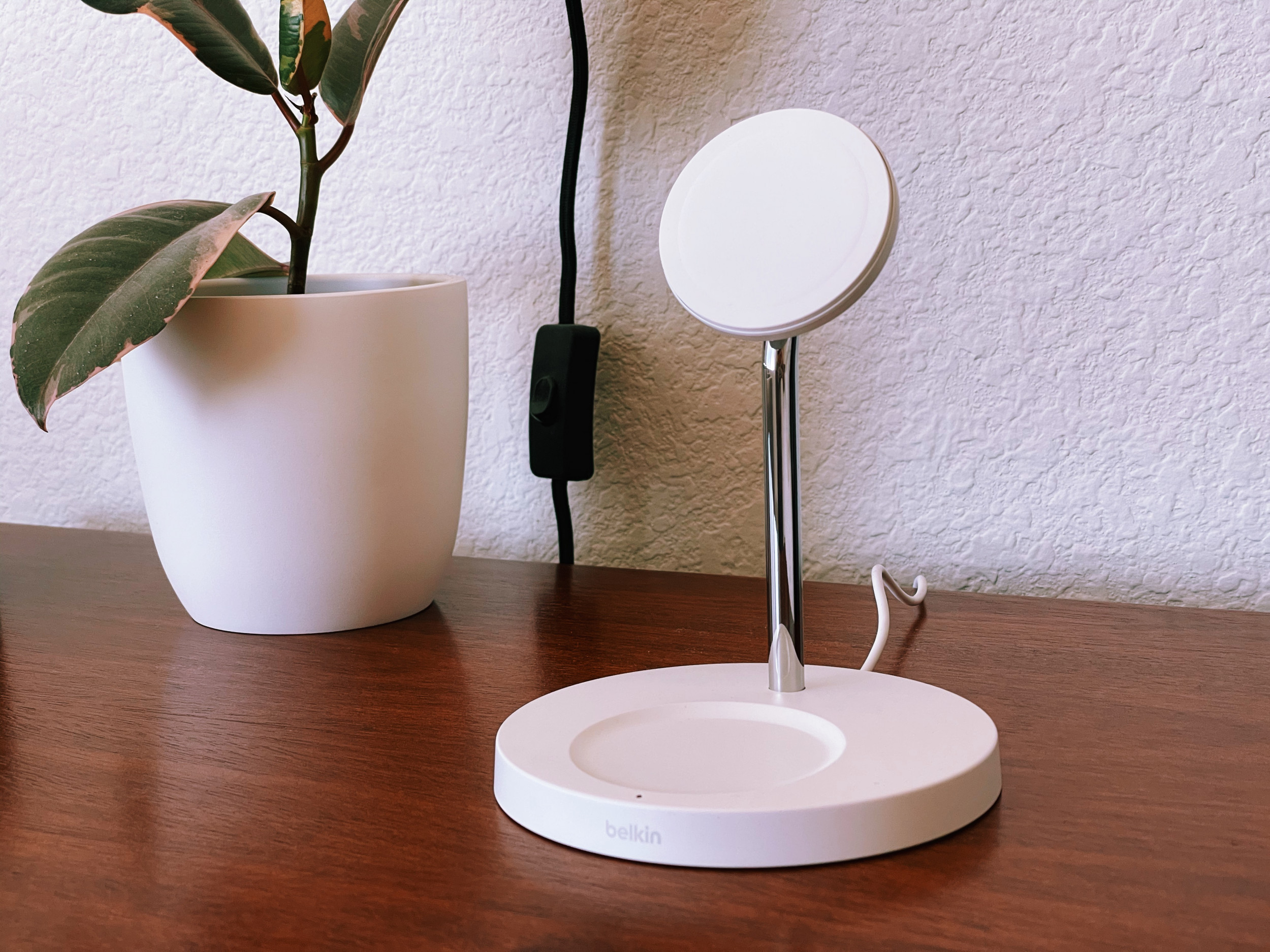 The Belkin 2-in-1 Charger Stand With MagSafe is the Perfect iPhone Charger