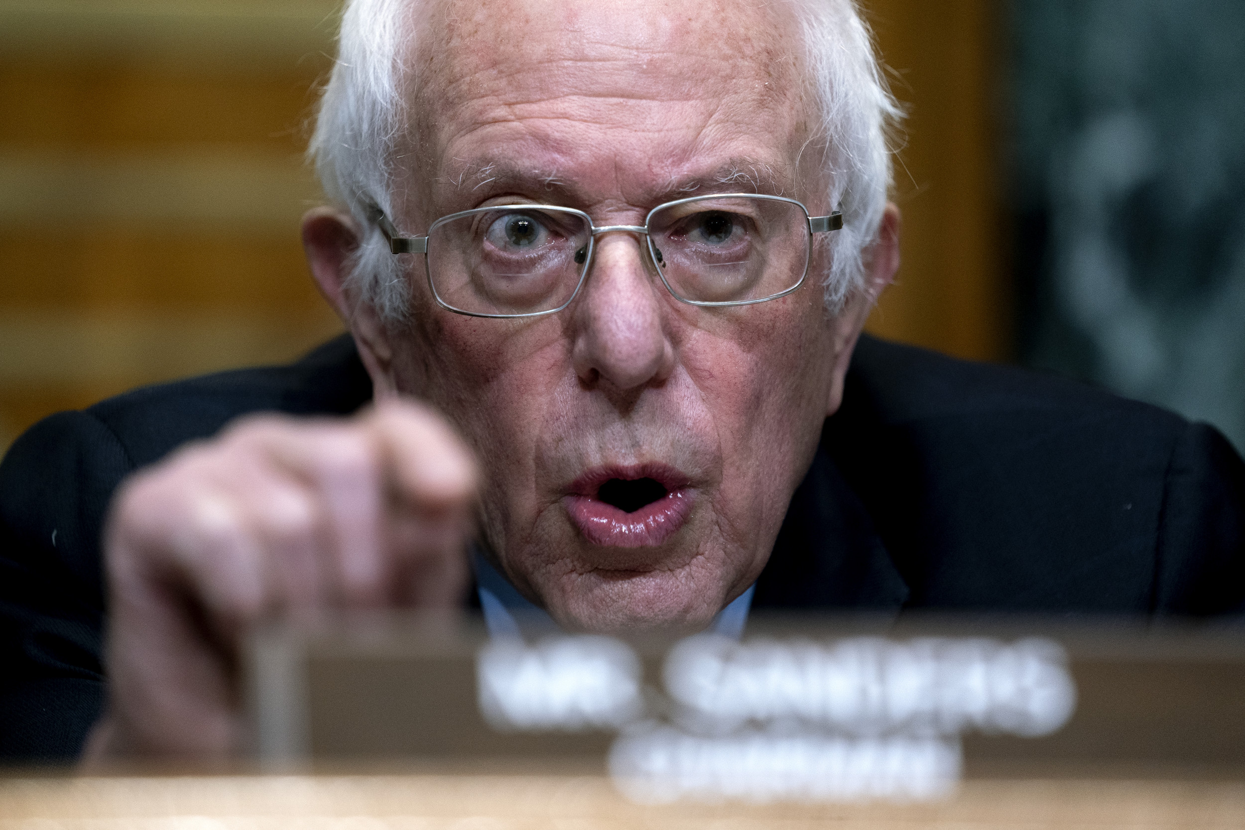 Bernie Sanders and Elizabeth Warren urge Harris to replace parliamentarian with $ 15 minimum wage