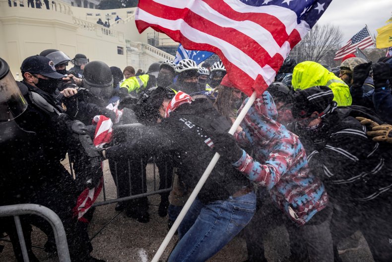 Trump supporters fight with Capitol police