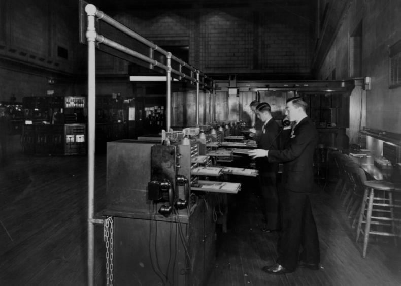 1933