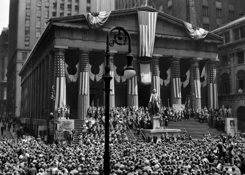 1942