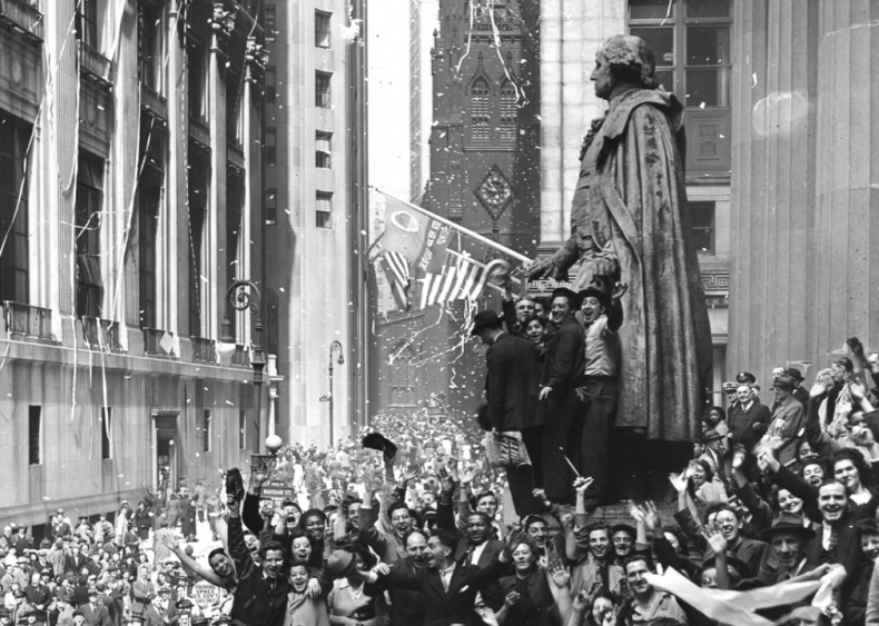 1945