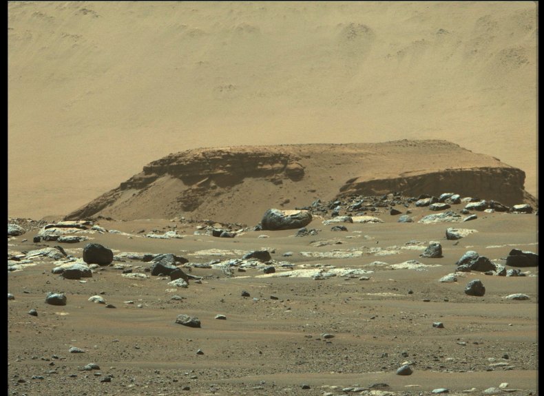 Photo From NASA's Mars Rover Shows Where Ancient Lake and River May ...