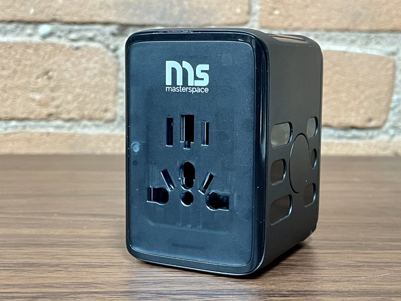 Charwego 45W Travel Adapter universal outlet