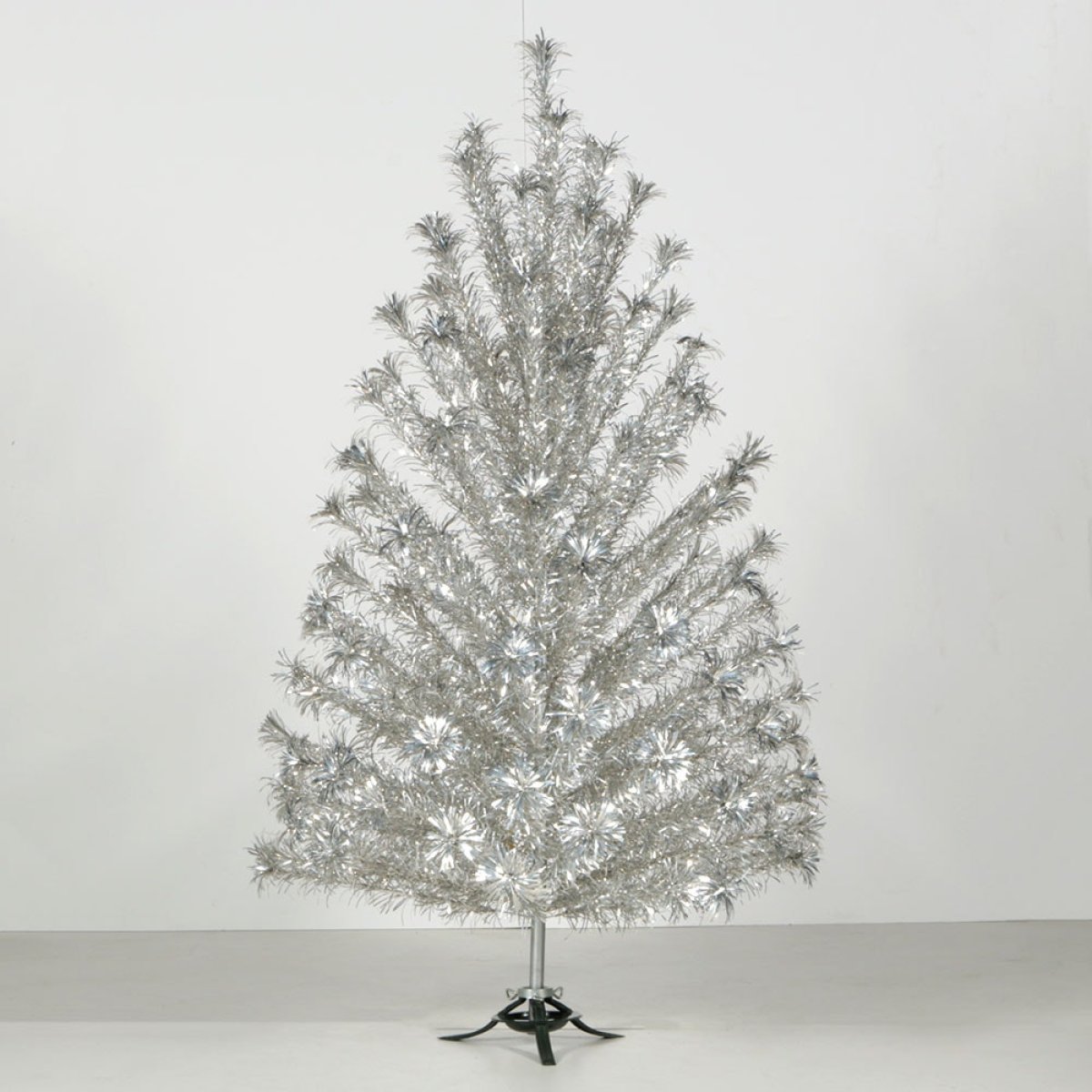 Aluminum Christmas Tree ebth