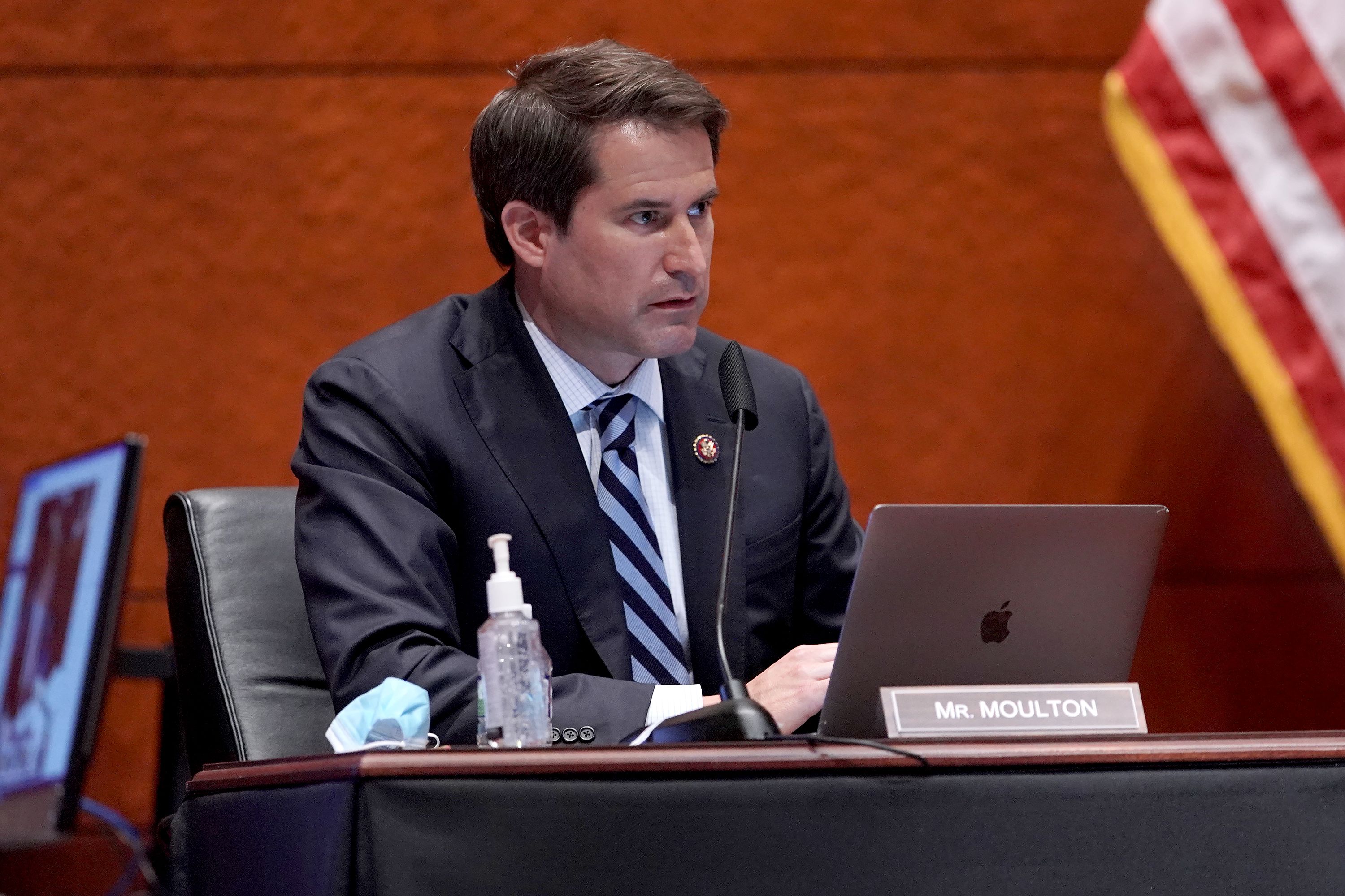 Tucker Carlson’s views on women in the army “Extreme for the 1950s”, says deputy Seth Moulton