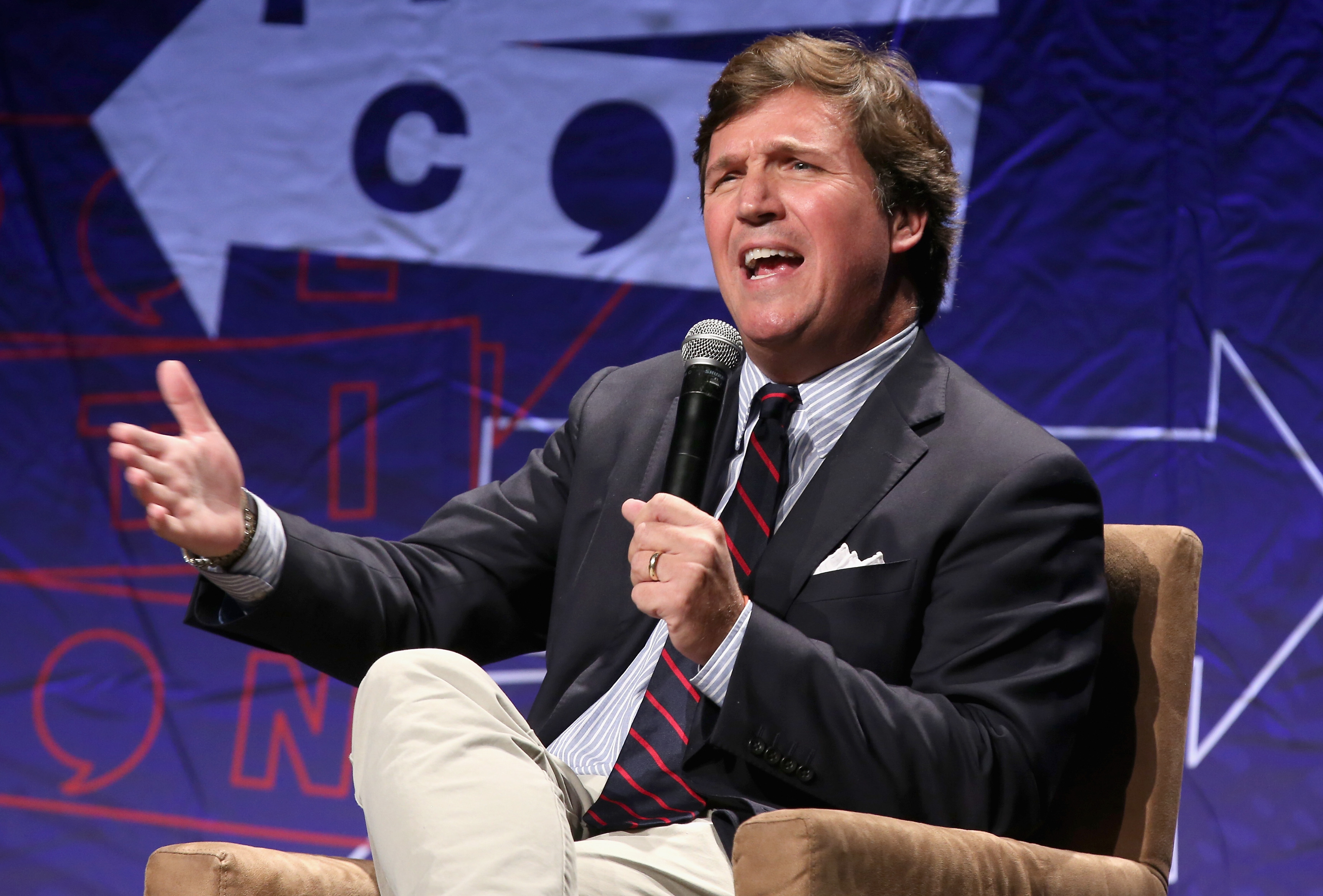 Marines apologize and ‘set fire’ after the Twitter word war over Tucker Carlson