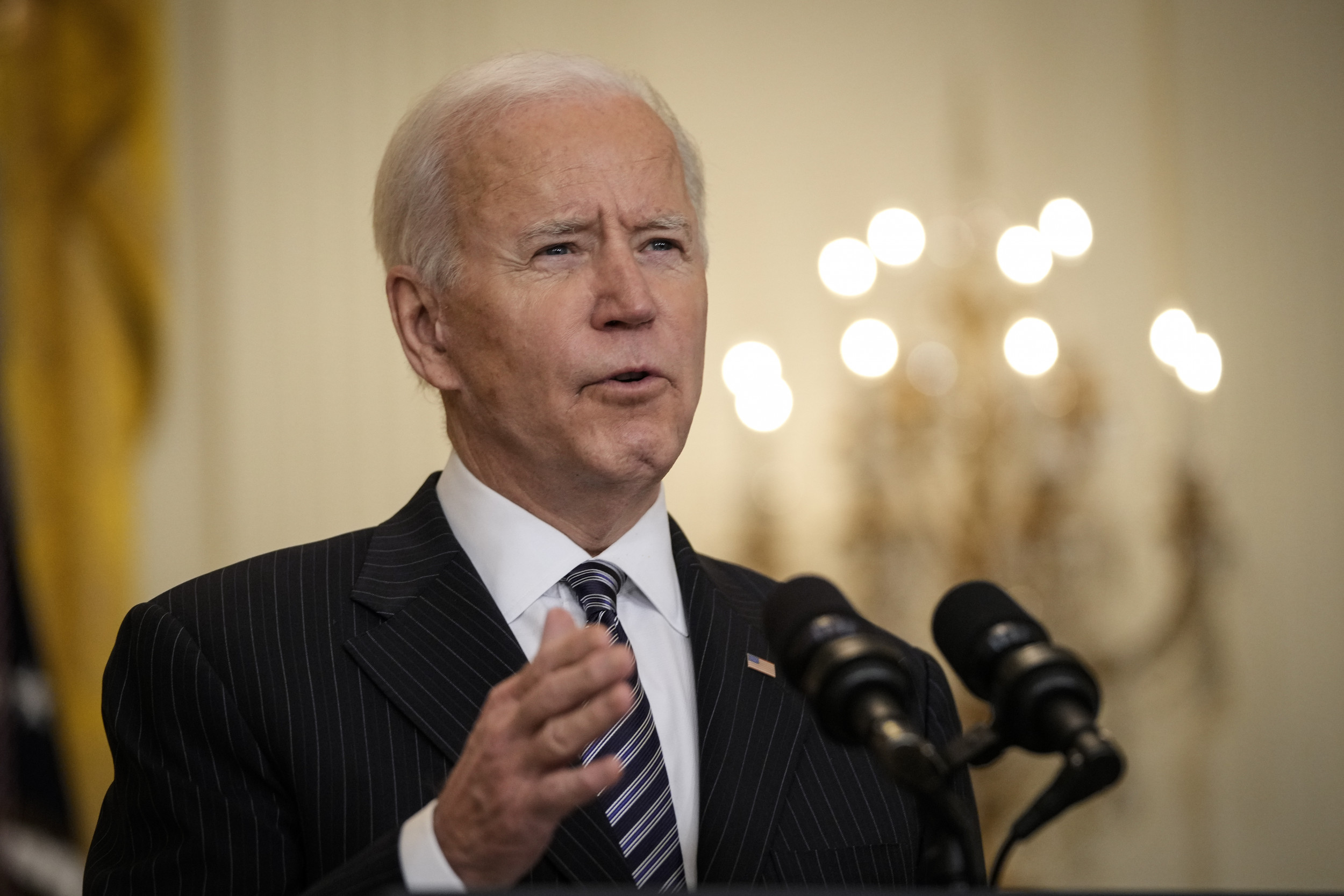 How popular is Joe Biden?  Stimulus check deposits coincide with the increase in the approval rating