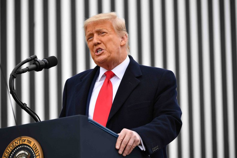 donald trump at wall alamo