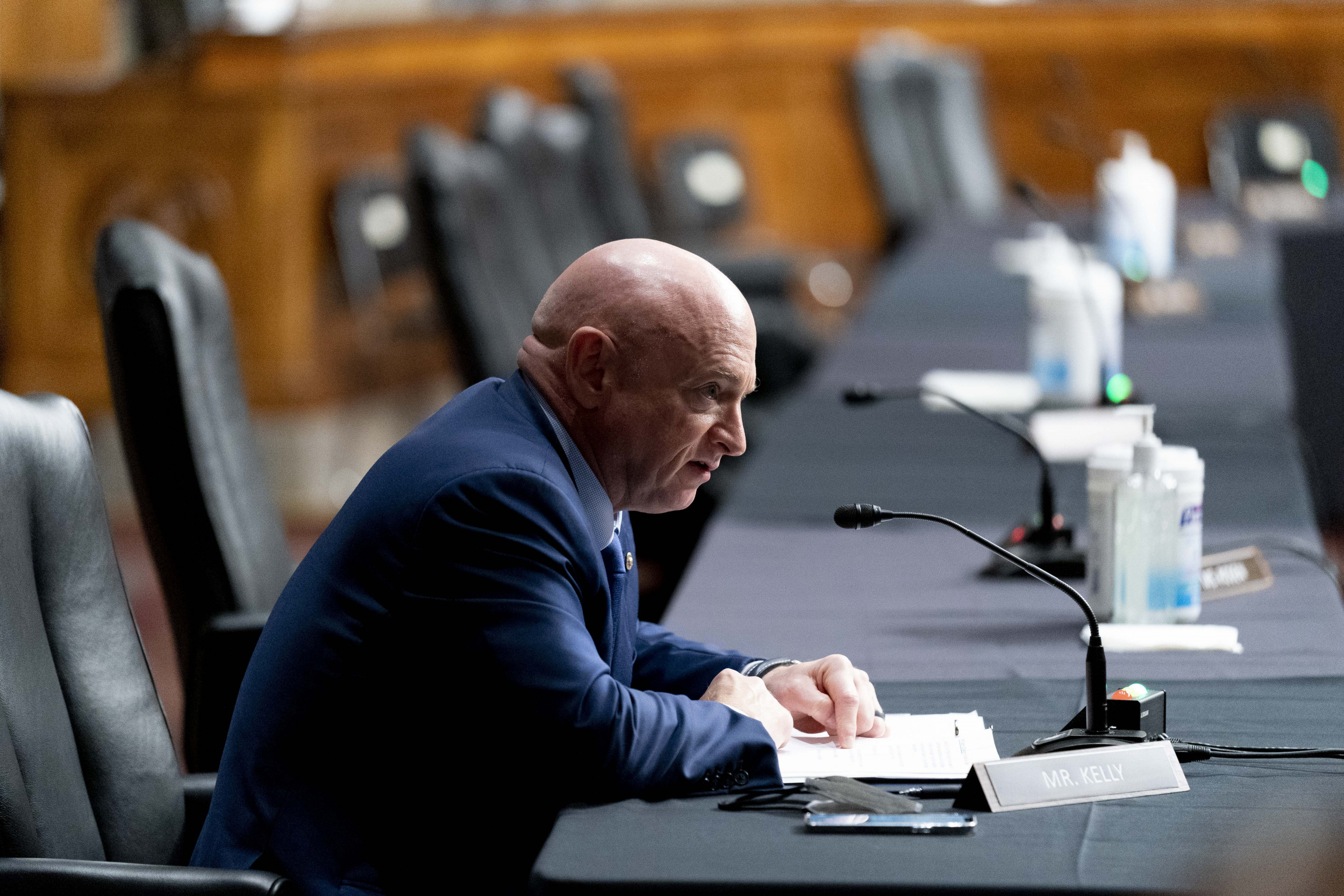 Arizona Democratic Sen. Mark Kelly Says Government Doesn't 'Have a Plan' for Border