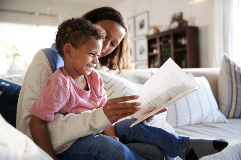 Child and mother reading 