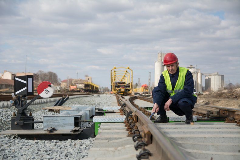Signal and track switch repairer
