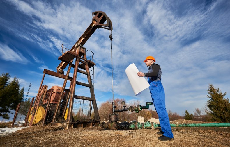 Refinery pump system operator