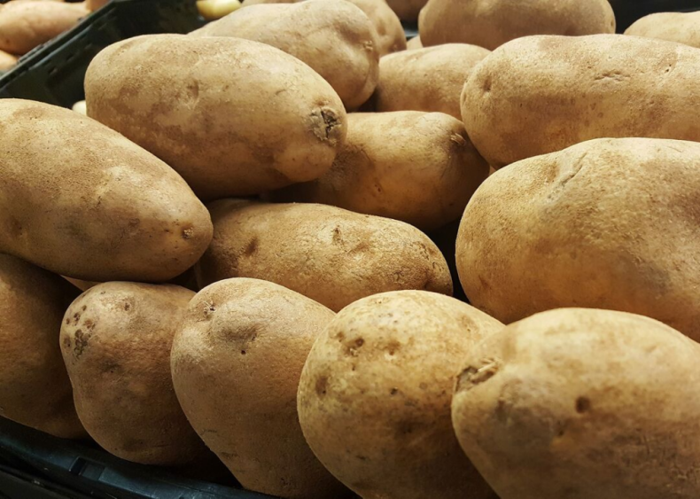 Woman Shares 'Genius' Hack for Peeling Potatoes Without Using a Peeler - Newsweek