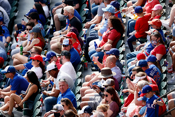 sendt Slime Footpad Texas Rangers Fans Fill Home Stadium to Capacity at Team's Home Opener
