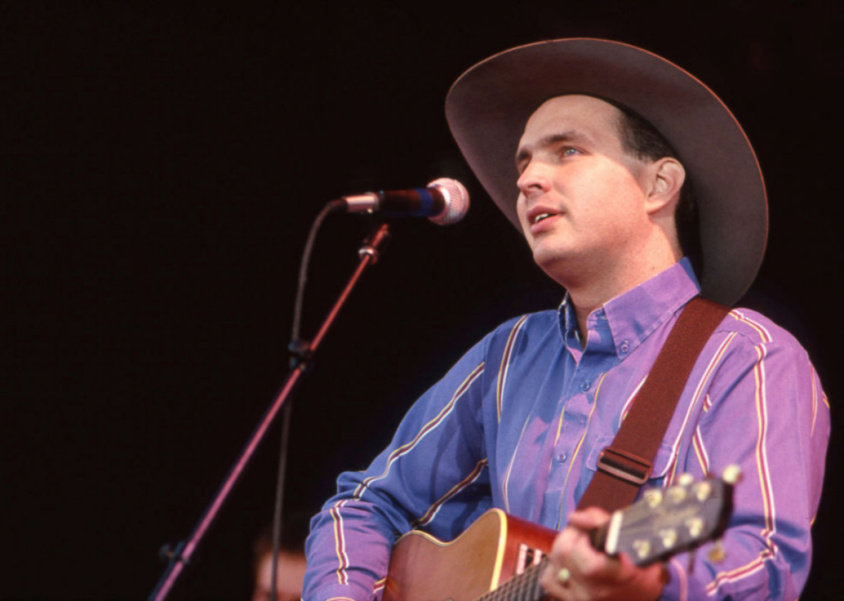 1988: Garth Brooks is discovered at the Bluebird Cafe
