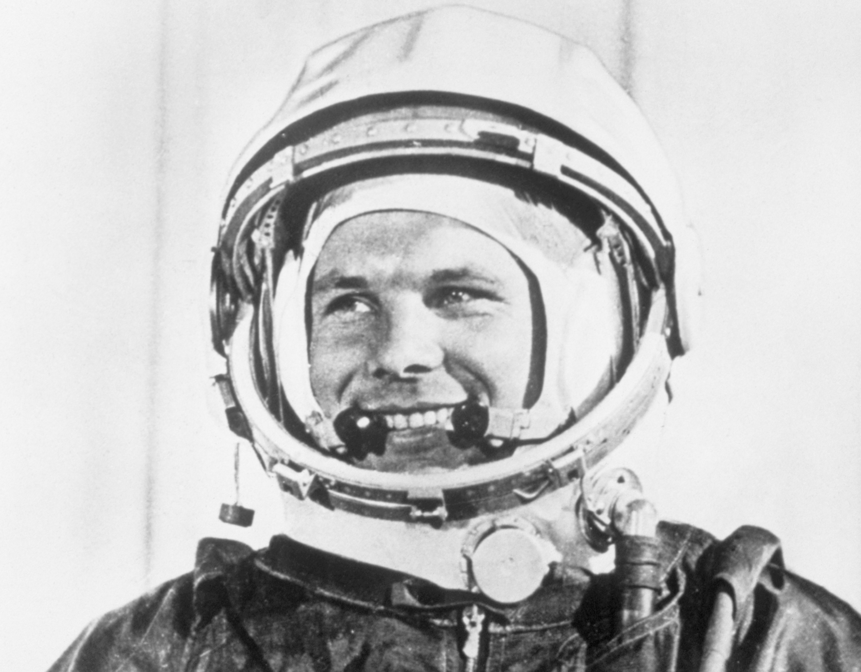 The first man in space UNC Details about   Russia 25 rubles Yuri Gagarin 
