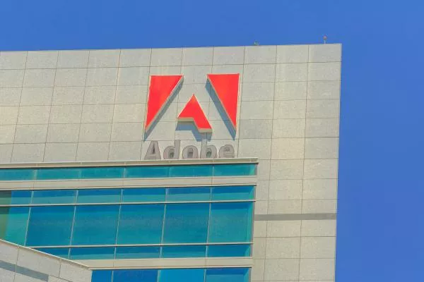 $291 Adobe Cancelation Fee Sees Twitter Users Argue it's 'Morally Correct'  to Pirate Software