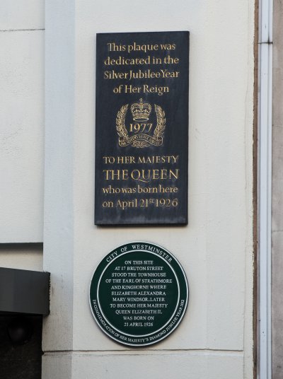 Queen Elizabeth Plaques at 17 Bruton Street Queen Elizabeth Plaques at 17 Bruton Street