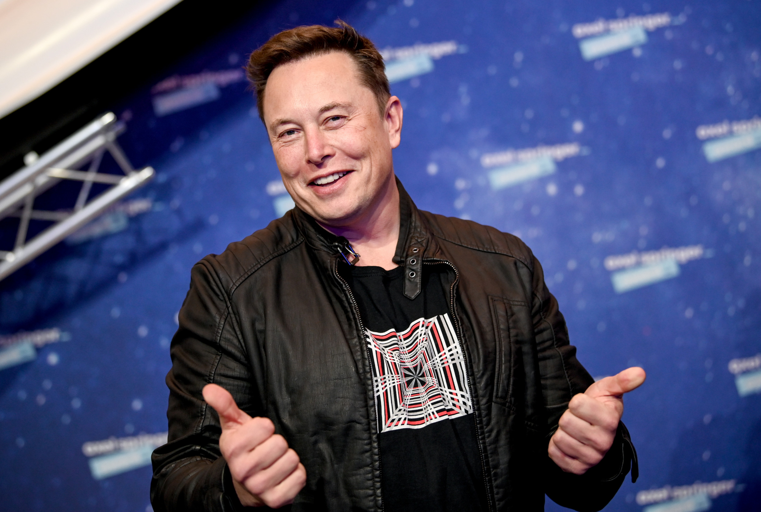 Elon Musk Tells Dave Portnoy He Has it Wrong About Selling ...