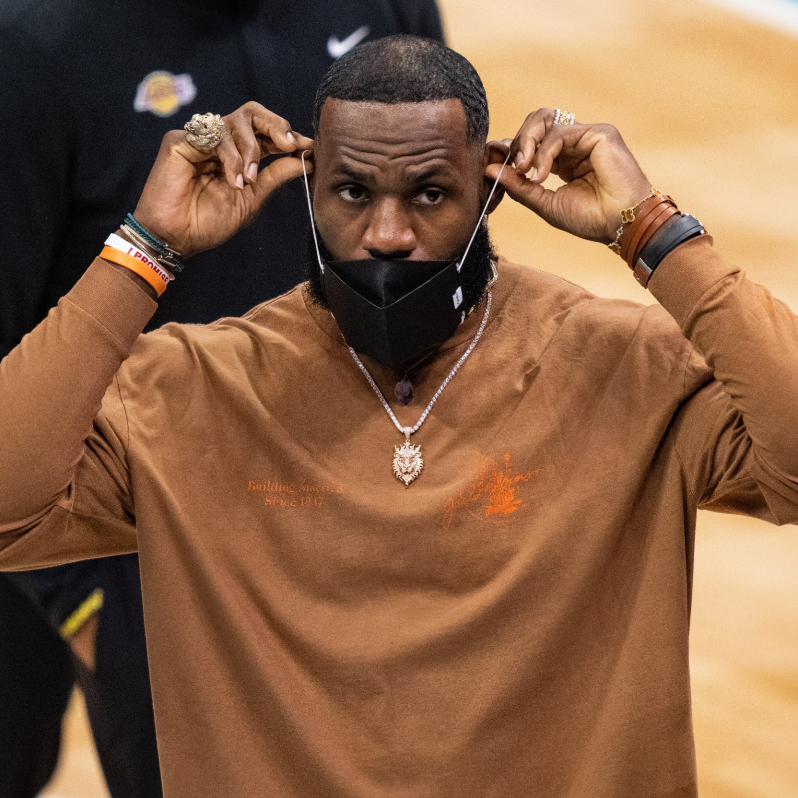 Lapd S Deon Joseph Says Lebron James Didn T Reply To His Letter That Officer Could Ve Been Me Lapd S Deon Joseph Says Lebron James Didn T Reply To His Letter That Officer Could Ve Been Me